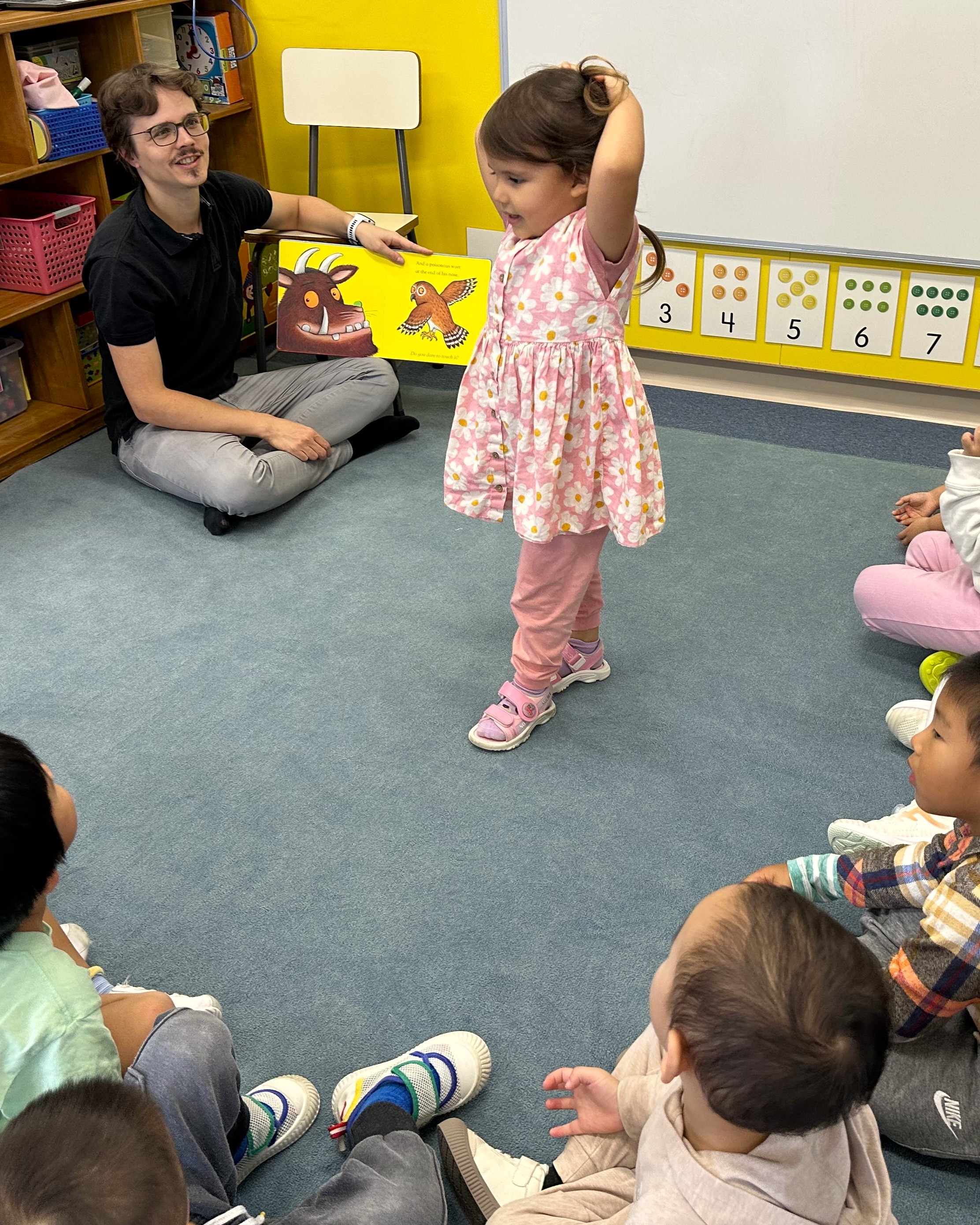 parent volunteer story time